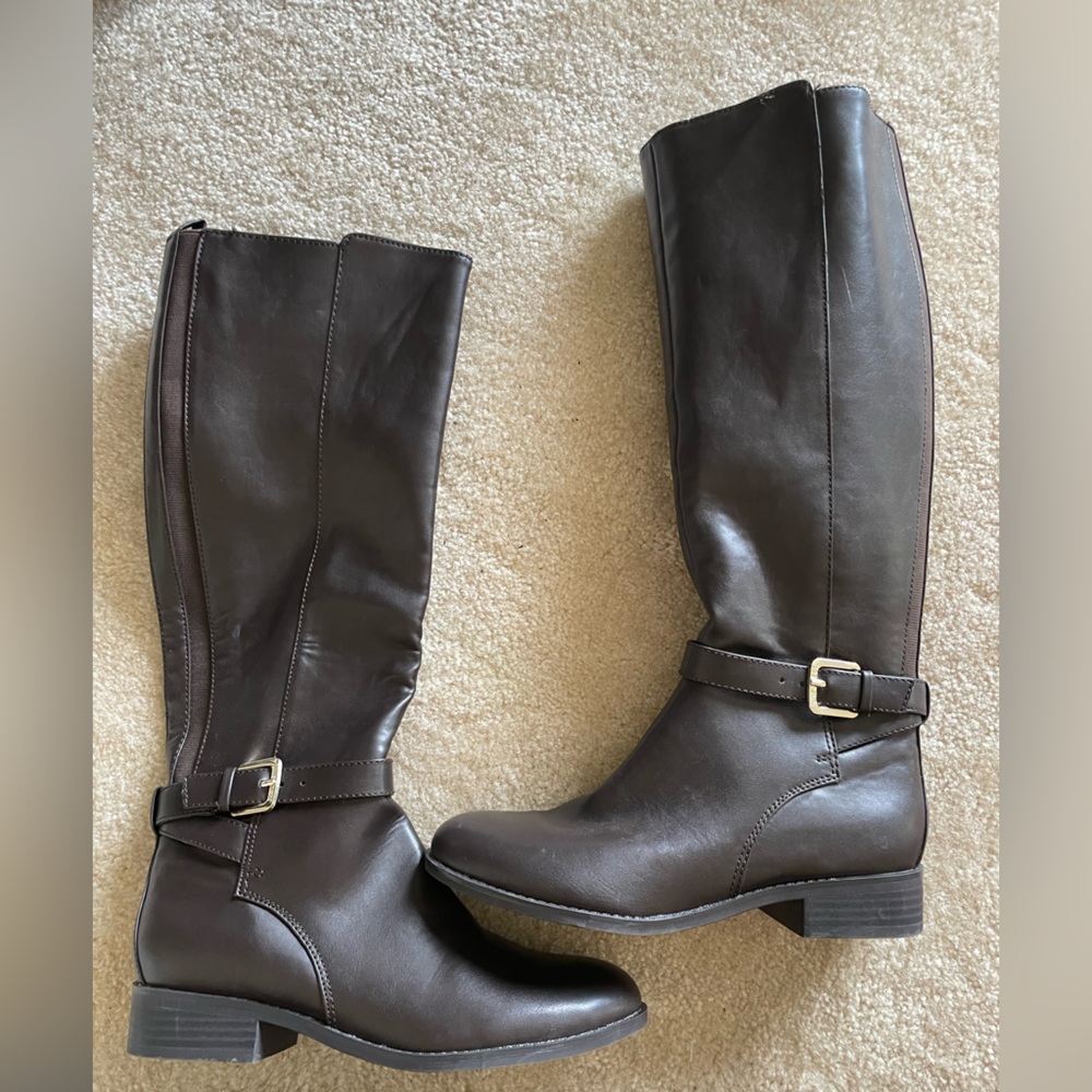 Nine West brown riding boots.‎ Women size 6.5M